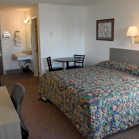 גלנדיב Yellowstone River Inn מראה חיצוני תמונה