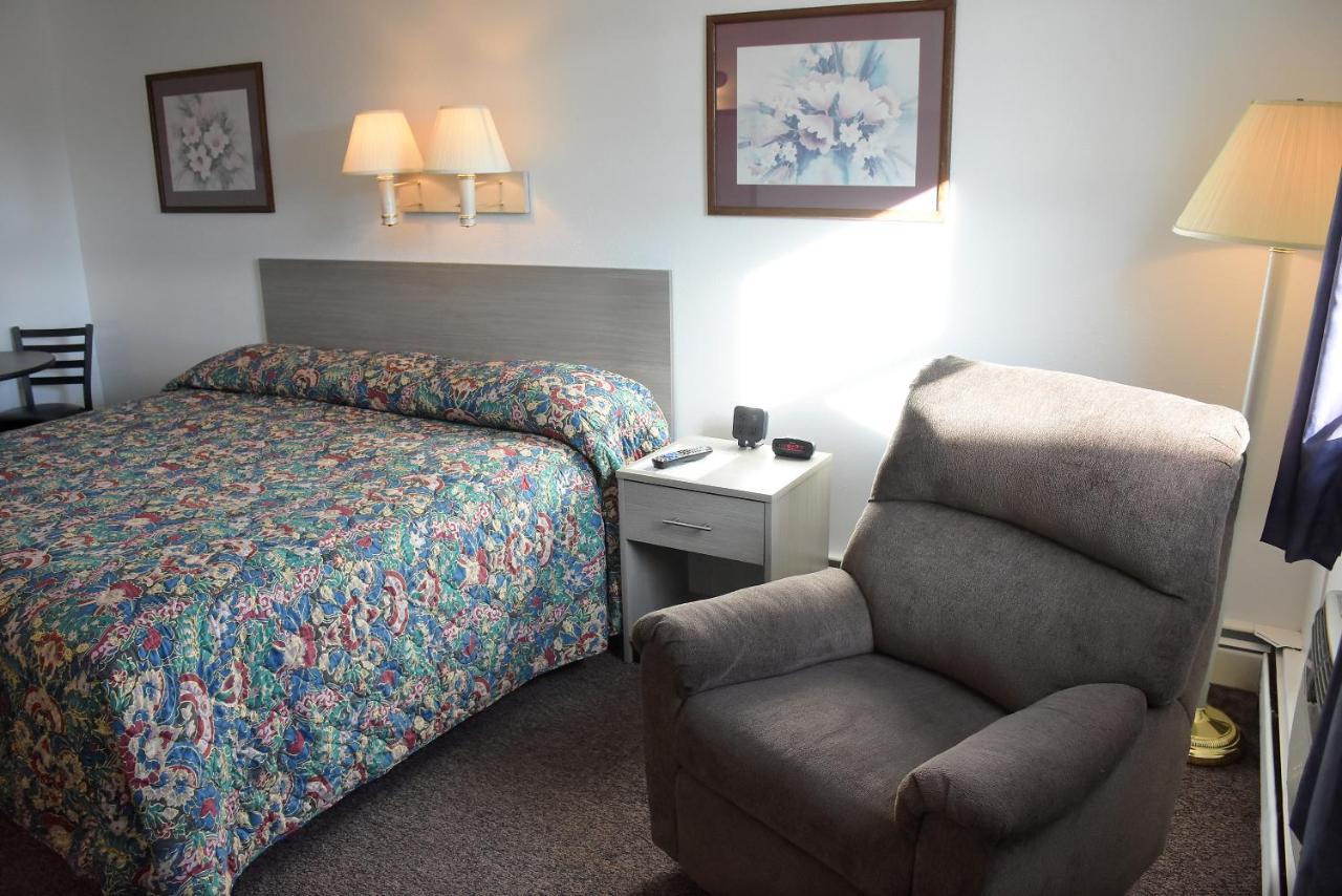 גלנדיב Yellowstone River Inn מראה חיצוני תמונה