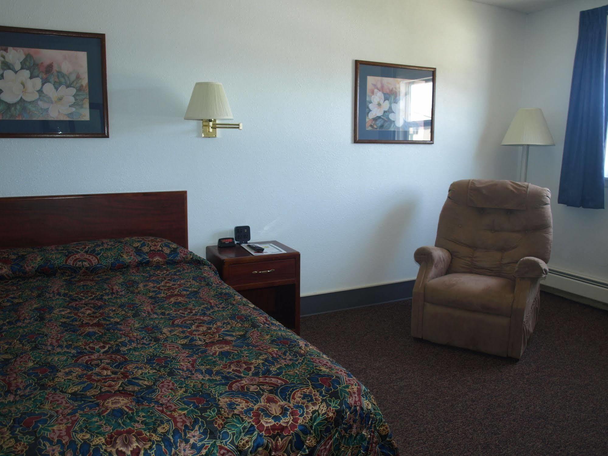 גלנדיב Yellowstone River Inn מראה חיצוני תמונה