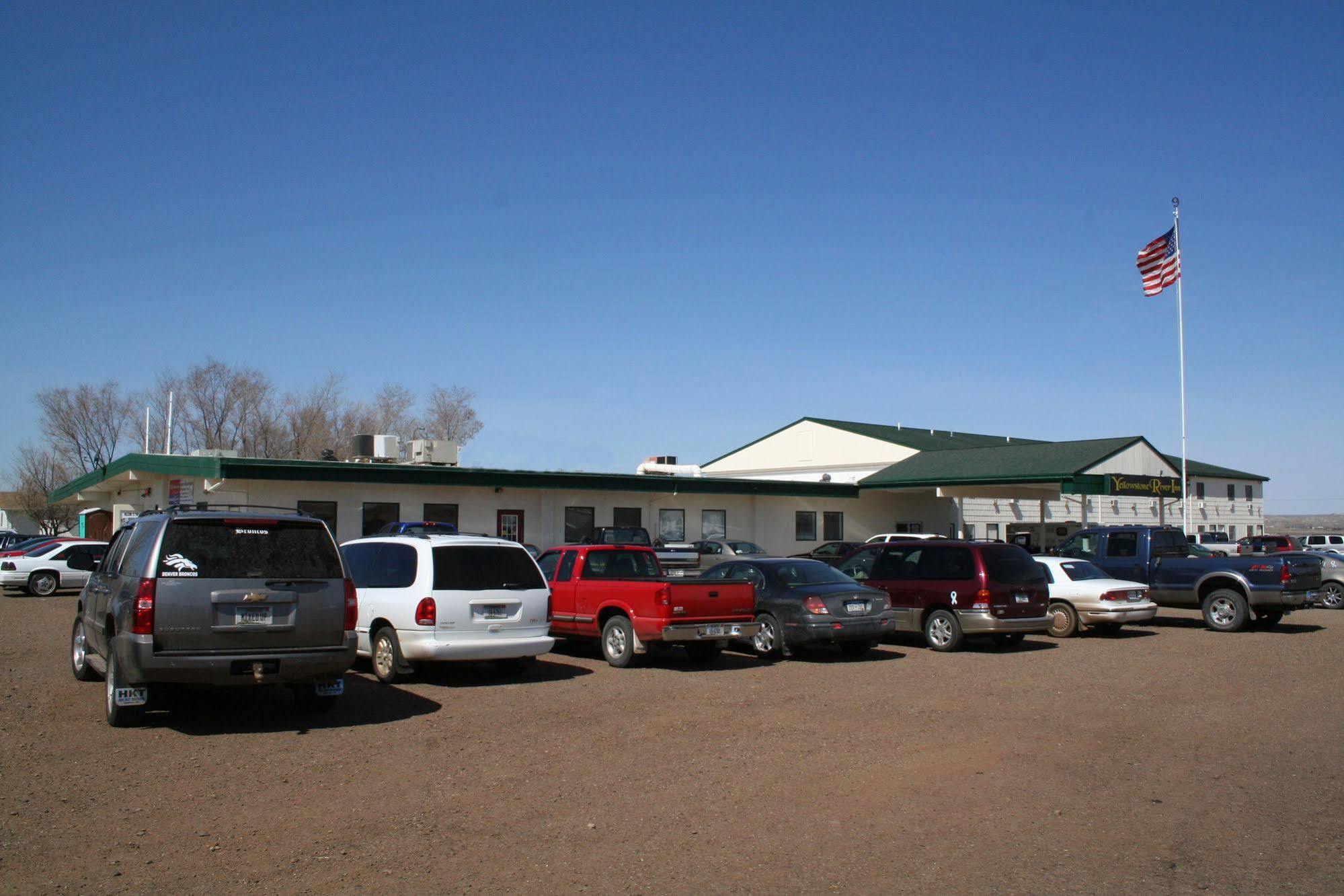 גלנדיב Yellowstone River Inn מראה חיצוני תמונה
